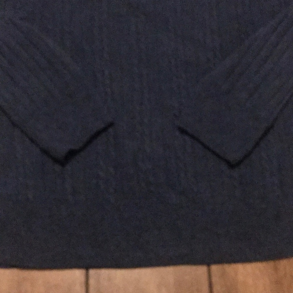 V Neck Sweater-Large - Picture 5 of 6